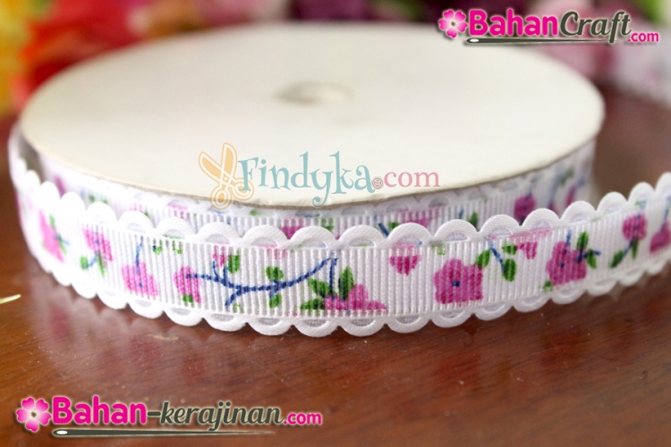 Findyka com Pita gelombang motif  bunga putih